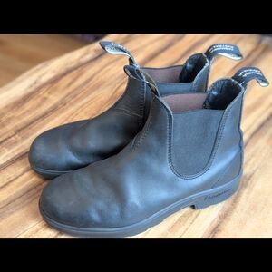 Blundstone Black Chelsea Ankle Boots - Size 4
